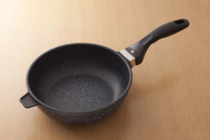 フライパン 24cm深型 【ヘルスケアセット　Relax e】 ruhru健康フライパン （24cm x 7.5cm 深鍋 ）＋蓋＋セット限定プレゼント